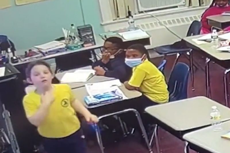 Estudante de 9 anos se engasgou e pediu ajuda para professora – Foto: Reprodu&ccedil;&atilde;o/Twitter