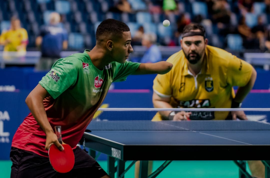 Natação de Chapecó conquista medalha em competição nacional - Chapecó -  Unochapecó