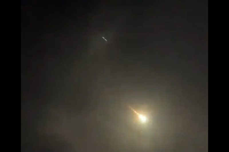Bola de fogo cruzou o c&eacute;u de Goi&aacute;s e surpreendeu moradores – Foto: Reprodu&ccedil;&atilde;o/Internet