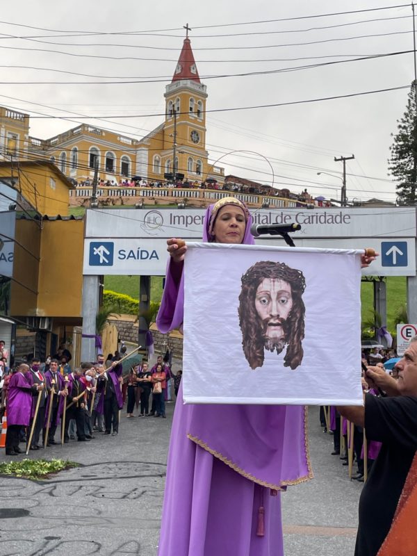 Soprano Nasla Santos outra vez emocionou o p&uacute;blico no Canto da Ver&ocirc;nica – Foto: Moacir Pereira