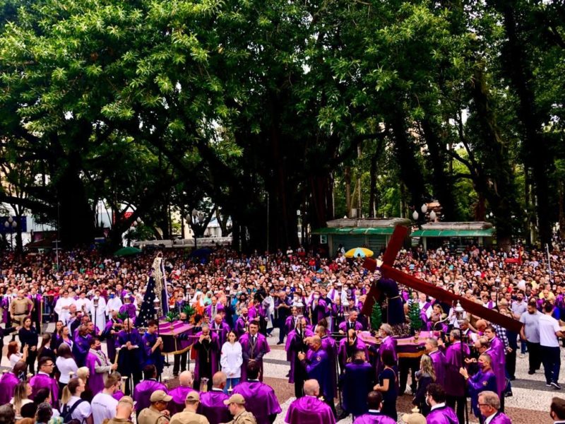 Pra&ccedil;a voltou a ficar lotada para a Prociss&atilde;o do Encontro – Foto: Divulga&ccedil;&atilde;o