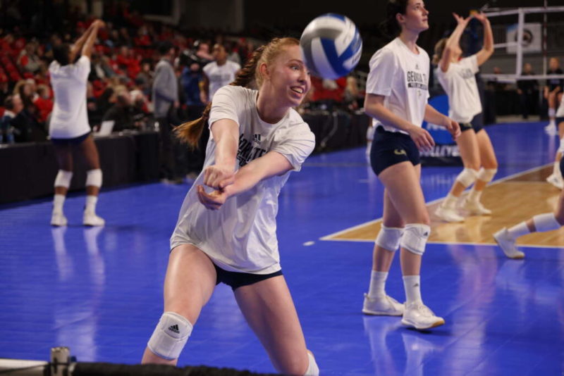 Julia Bergmann j&aacute; passou por categorias de base em Brusque, no Vale do Itaja&iacute;, e hoje atua nos EUA – Foto: Georgia Tech Volleyball