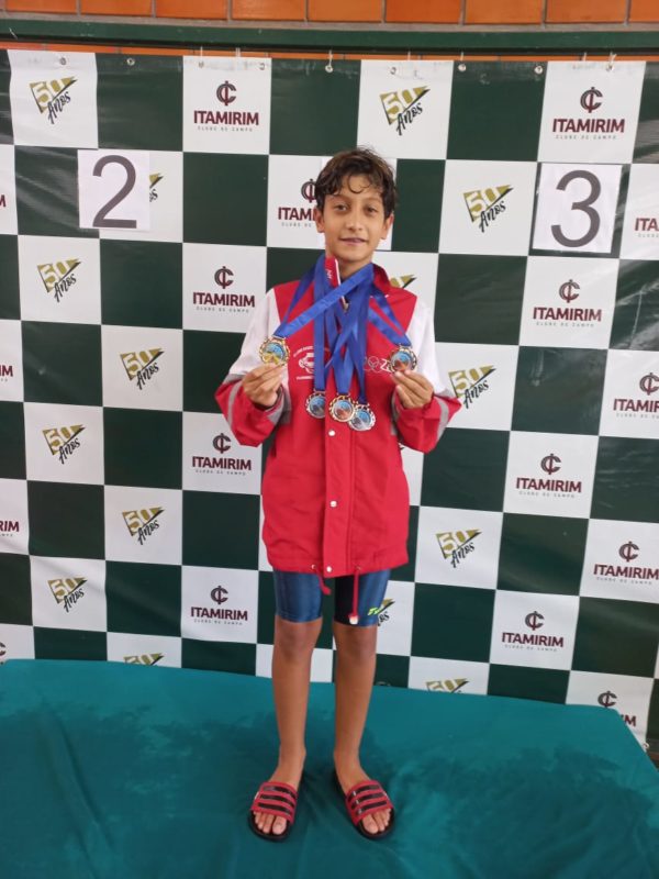 Nadador manezinho participa de 5 provas e conquista 5 medalhas nas piscinas de Itaja&iacute; – Foto: divulga&ccedil;&atilde;o