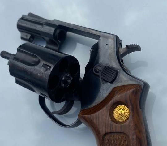 Em tentativa de homic&iacute;dio, v&iacute;tima foi ferida na barriga – Foto: PM//ND