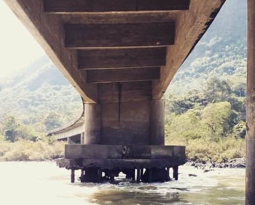 Novela para recupera&ccedil;&atilde;o da ponte de Ibirama j&aacute; &eacute; prioridade para o DNIT desde 2016, mas at&eacute; agora obra n&atilde;o teve in&iacute;cio – Foto: Reprodu&ccedil;&atilde;o/Internet/ND