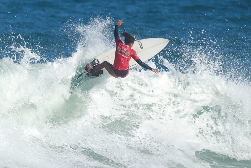 Potira Castaman, terceira no Feminino Open representou o surf brasileiro na final – Foto: Basilio RuyPP07