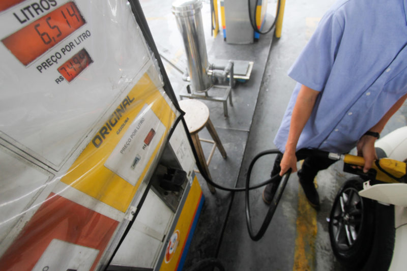 The regular price of gasoline in South Carolina reaches 7.57 reais, according to ANP — Photo: Leo Munkhoz/ND