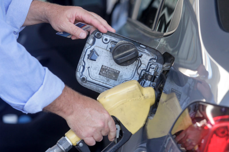 Os combust&iacute;veis foram os produtos com maior alta no m&ecirc;s de abril – Foto: Leo Munhoz/ND