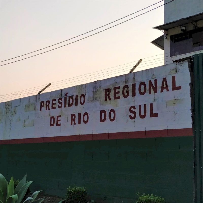 Agressor de 34 anos foi preso em flagrante e encaminhado ao Presídio Regional de Rio do Sul &#8211; Foto: Reprodução/Internet/ND