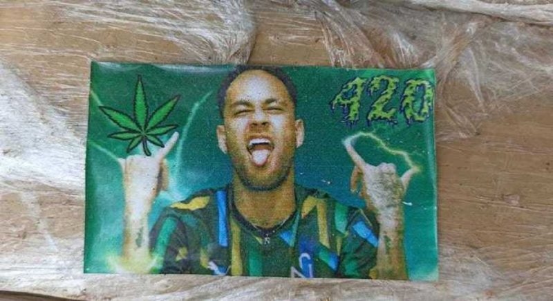 Pacotes de droga com a foto de Neymar – Foto: Reprodu&ccedil;&atilde;o/ Diario Hoy