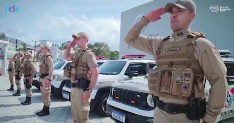 Policiais prestam homenagens ao Cabo Alexandre Maciel, morto no &uacute;ltimo domingo (24) – Foto: Reprodu&ccedil;&atilde;o/PMRv/ND