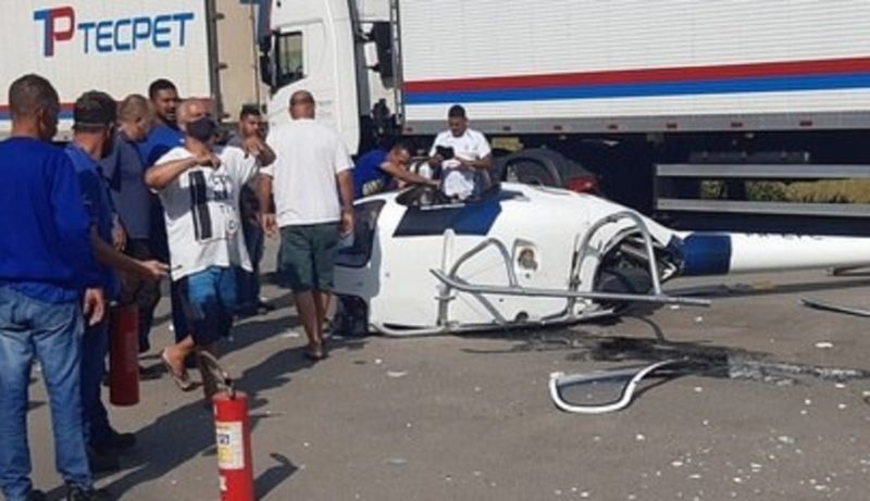Helic&oacute;ptero caiu em centro de distribui&ccedil;&atilde;o em Belo Horizonte nesta segunda (11) – Foto: Reprodu&ccedil;&atilde;o/ Redes Sociais
