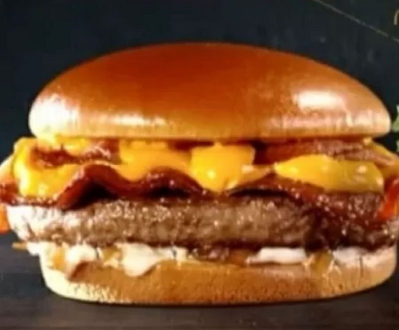 MC Picanha sumiu dos card&aacute;pios do MC Donald’s pelo Brasil esta sexta (29) – Foto: Reprodu&ccedil;&atilde;o/ Youtube
