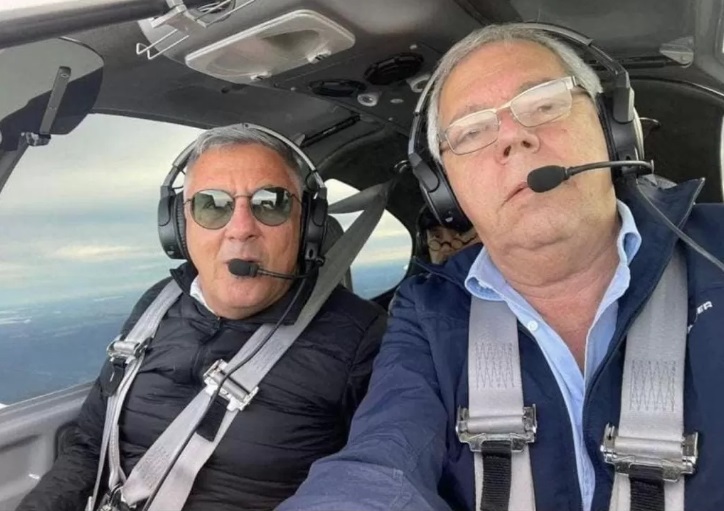 Selfie tomado por tripulantes del avión desaparecido en Argentina - Diario Jornada/Reproducción/ND