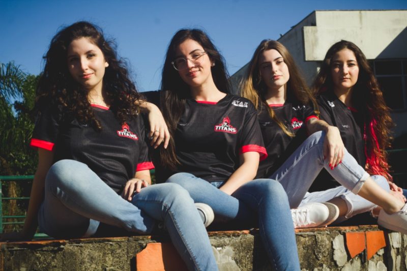 UFSC Titans conta tamb&eacute;m com uma equipe de Staff com designers, streamers e social media – Foto: divulga&ccedil;&atilde;o UFSC Titans