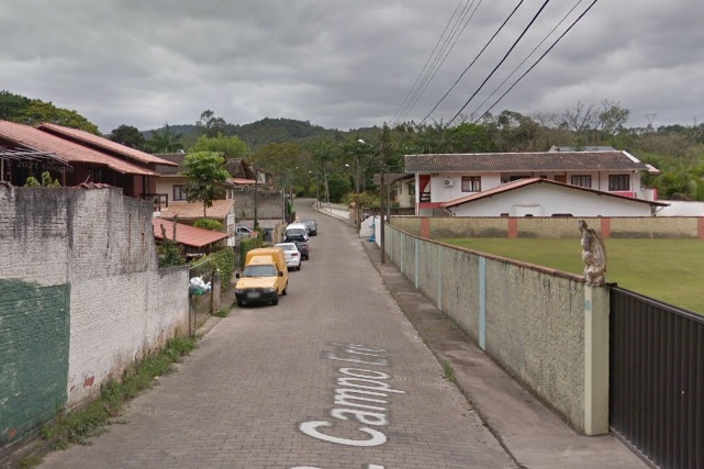 Homem sofre tentativa de homic&iacute;dio na porta da pr&oacute;pria casa em Blumenau – Foto: Reprodu&ccedil;&atilde;o/Google Maps/ND