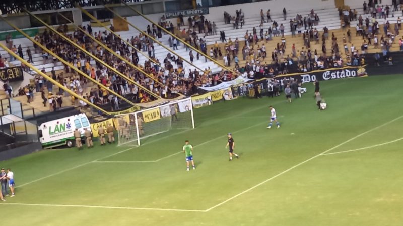 Torcida do Tigre compareceu em bom n&uacute;mero no Heriberto H&uuml;lse – Foto: Renato Semensati