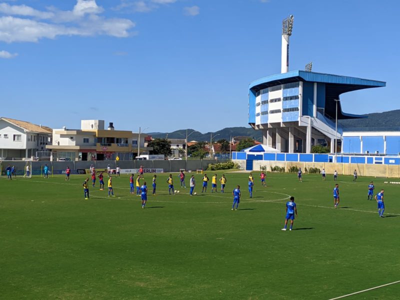 Treinamento do Avaí aconteceu no Centro de Treinamentos do clube