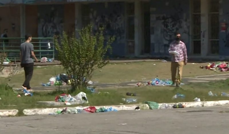 Festa deixou rastro de lixo na UFSC – Foto: NDTV