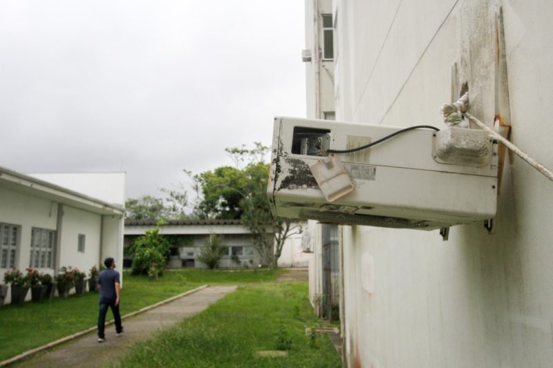 Do R$ 1,6 bilh&atilde;o de recursos que a UFSC recebe da Uni&atilde;o 85% &eacute; comprometido com folha de pagamento de profissionais ativos e aposentados. Ap&oacute;s os gastos com custeios, sobra pouca verba para investimentos – Foto: Leo Munhoz/ND