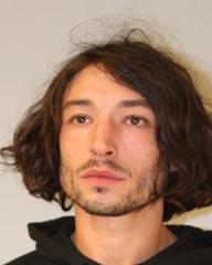 Ezra Miller foi preso pela 2&ordm; vez em menos de um m&ecirc;s – Foto: Hawaii Police Department/Reprodu&ccedil;&atilde;o/ND