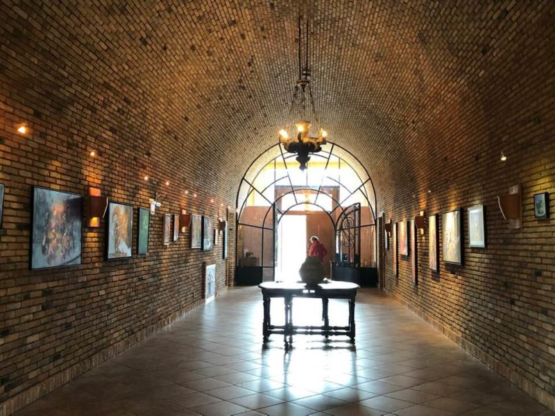 A vin&iacute;cola Villa Francioni tamb&eacute;m possui uma galeria de arte interna, aberta ao p&uacute;blico – Foto: Villa Francioni/Divulga&ccedil;&atilde;o