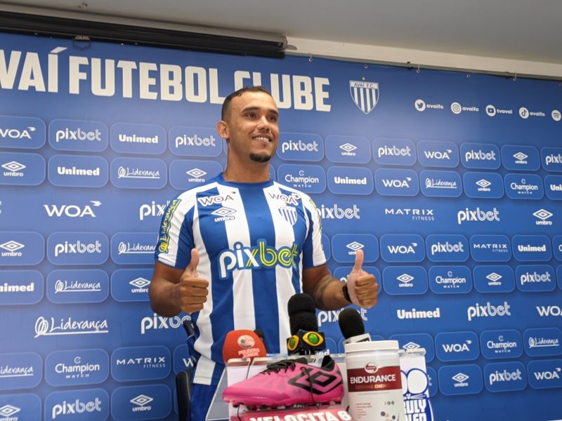 William Pottker é apresentado pelo Avaí