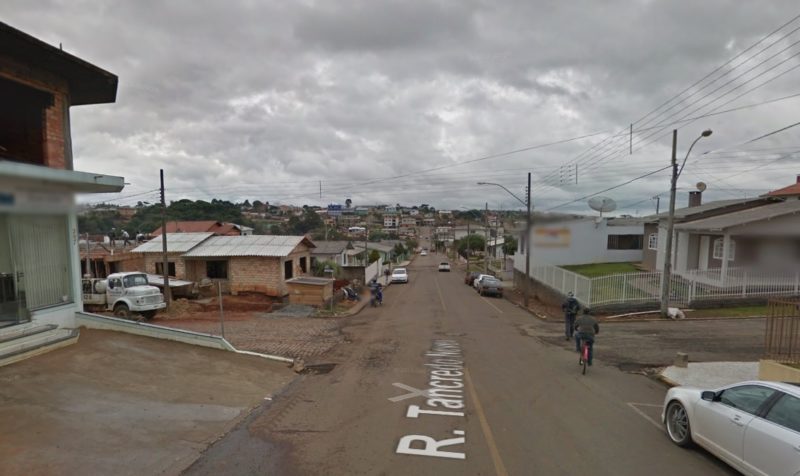 Furto ocorreu na rua Tancredo Neves, no bairro São Sebastião. &#8211; Foto: Google Street View/Reprodução/ND