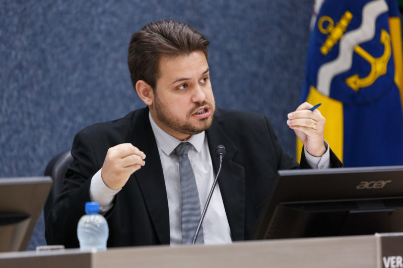 Foto mostra Osmar Teixeira, candidato a prefeito de Itajaí pelo PSD