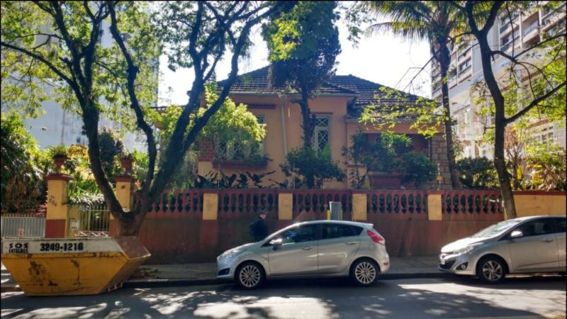 O antes e o agora esperando o amanh&atilde; – Foto: Jade Mariano