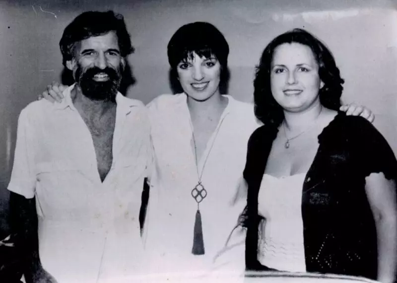 Liza com o amigo Luiz Henrique Rosa, cantor que conheceu em Chicago, e a amiga Crenilde Campelli – Foto: Foto &Eacute;dio Mello – Divulga&ccedil;&atilde;o – ND