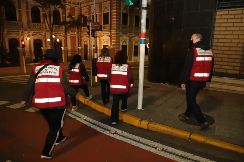 Na regi&atilde;o central, cerca de 45 pessoas foram abordadas pela for&ccedil;a-tarefa nesta segunda (16) – Foto: Marcos Albuquerque/PMF/ND