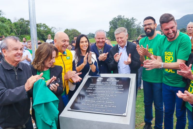 Hang entre pol&iacute;ticos em Rio do Sul – Foto: Divulga&ccedil;&atilde;o/ND