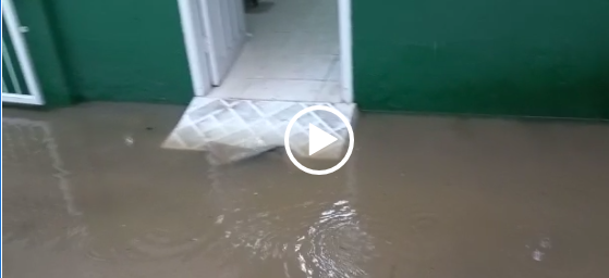 alagamento em escola