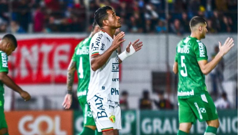 Brusque e Chapecoense ficaram no empate sem gols no primeiro duelo catarinense, pela sexta rodada. &#8211; Foto: Jefferson Alves/ Brusque FC
