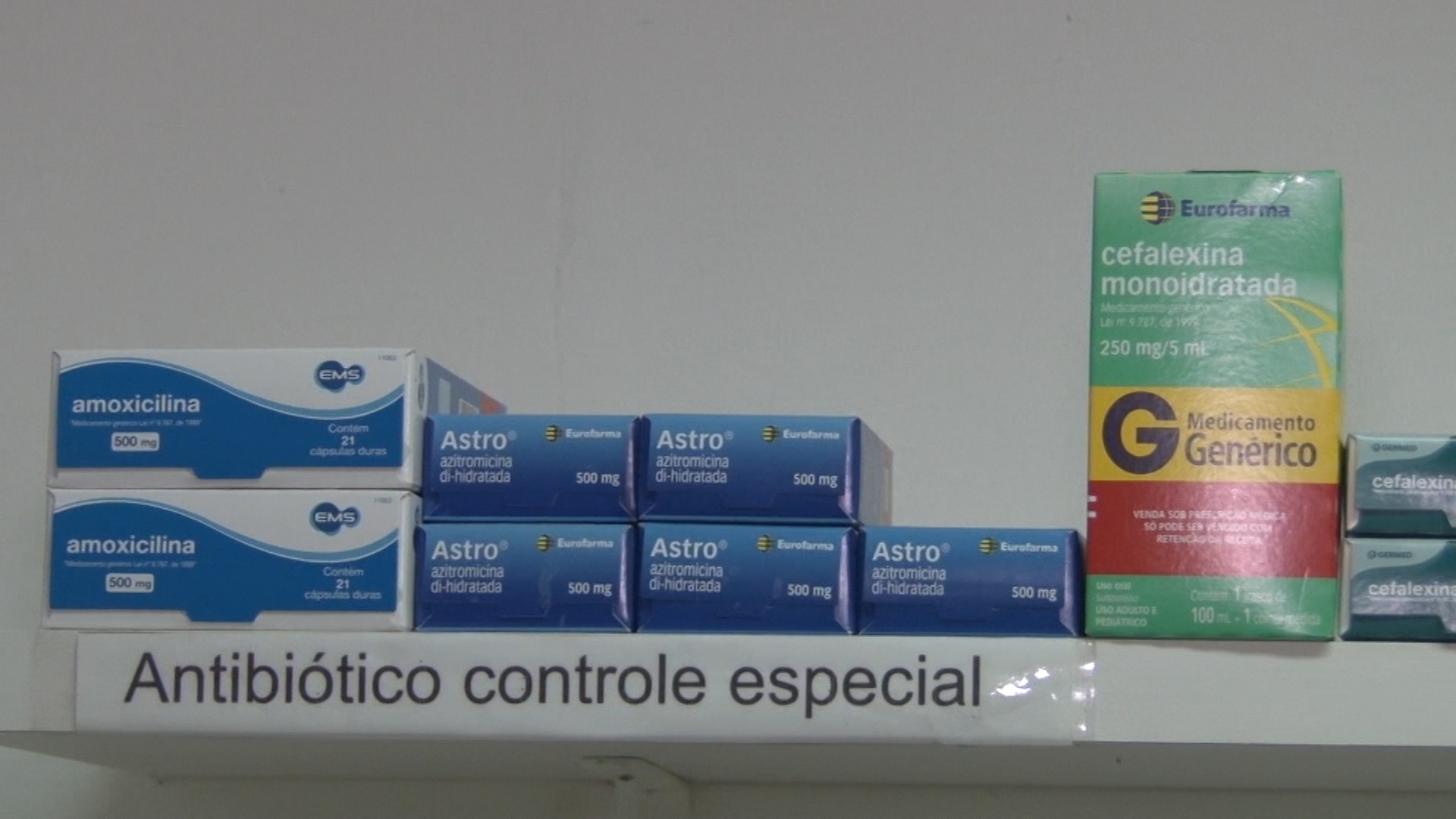 caixas de Antibióticos (amoxilina, astro, cefalexina) que estão em falta em hospitais e farmácias – Foto: Gladionor Ramos/NDTV