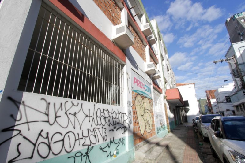 Antiga estrutura do Procon Estadual &eacute; outra abandonada no Centro de Florian&oacute;polis – Foto: Leo Munhoz/ND
