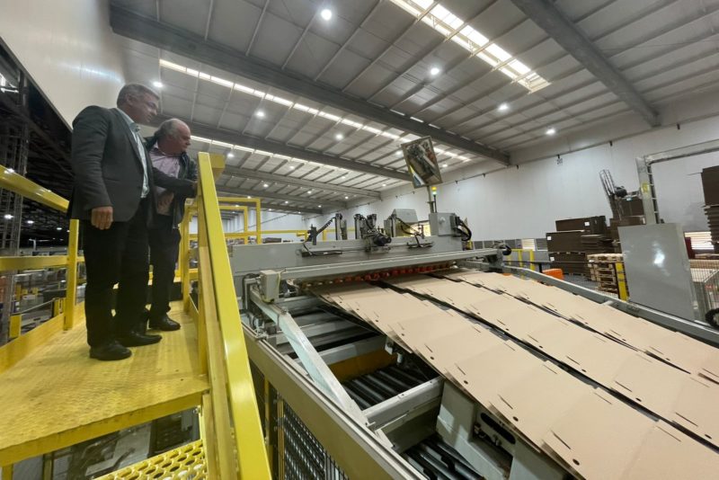 Gean Loureiro visita empresa em Ca&ccedil;ador – Foto: Divulga&ccedil;&atilde;o/ND