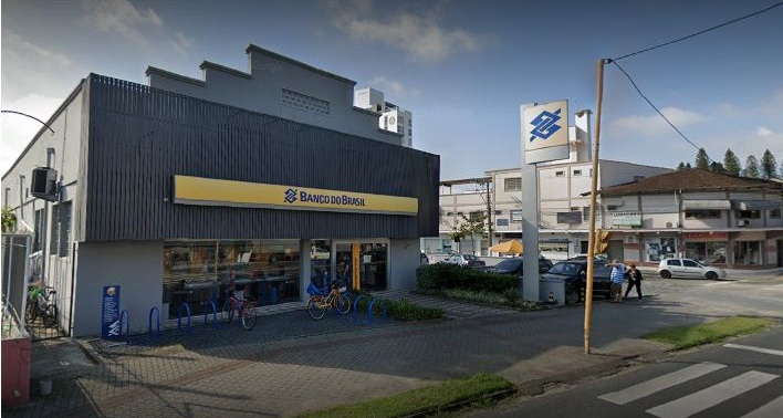 Ag&ecirc;ncia do Banco do Brasil de Itaja&iacute; &eacute; arrobada e armas s&atilde;o levadas- Foto: Reprodu&ccedil;&atilde;o/ND