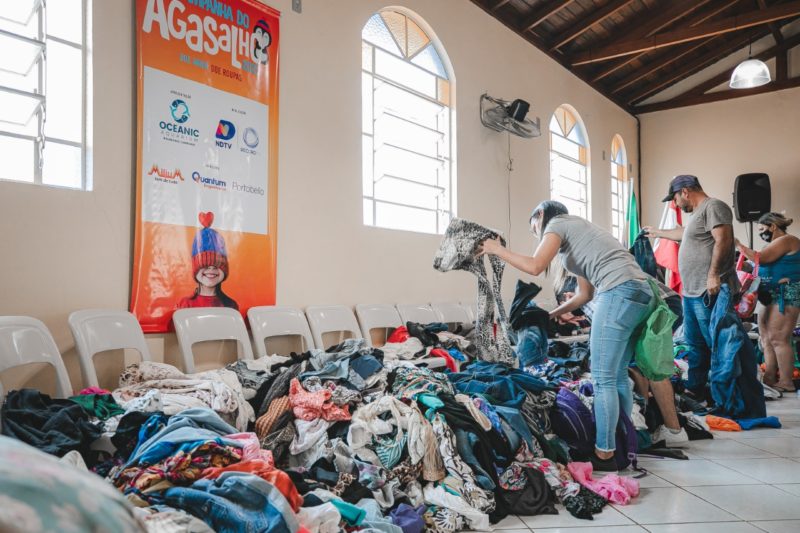 Entrega da Campanha do Agasalho NDTV/RecordTV foi na Caeira do Saco dos Limões em Florianópolis -