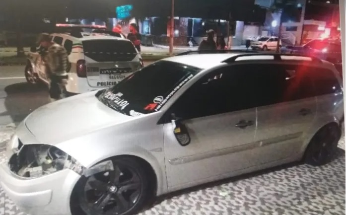 Briga generalizada termina com carro atropelando pedestres