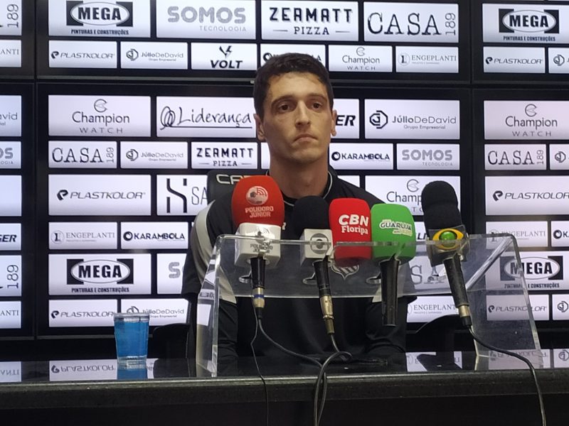 Volante Clayton, do Figueirense