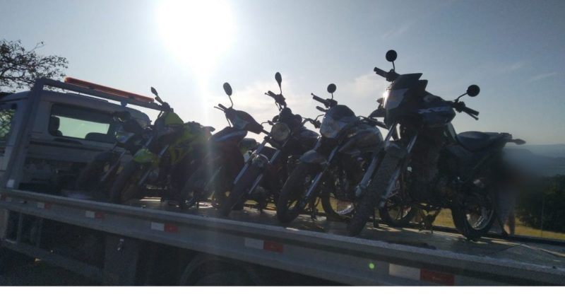 Pol&iacute;cia Militar cercou ‘racha’ e apreendeu motocicletas – Foto: Divulga&ccedil;&atilde;o/PM Rio do Sul/ND