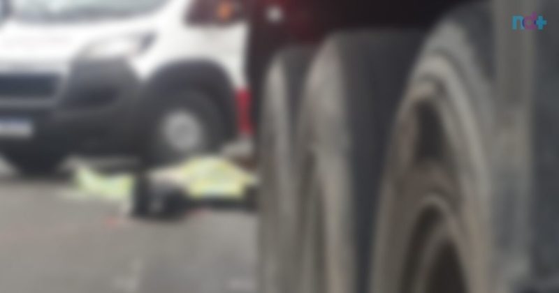 Mulher perdeu o capacete durante o acidente em Itaja&iacute; – Foto: Reprodu&ccedil;&atilde;o/ND