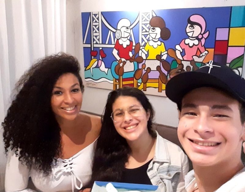 Daisy Am&eacute;rico com os filhos Amanda e Davi – Foto: Acervo Pessoal/ND