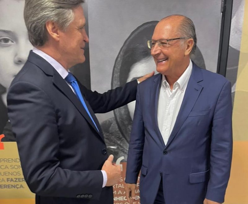 D&aacute;rio cumprimenta Geraldo Alckmin durante a campanha eleitoral de 2022 – Foto: Divulga&ccedil;&atilde;o/ND