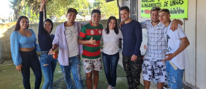 Débora com os irmãos biológicos