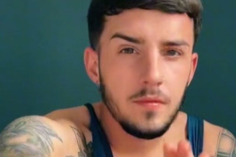 Brit&acirc;nico est&aacute; faturando vendendo meias e roupas &iacute;ntimas usadas – Foto: Reprodu&ccedil;&atilde;o/TikTok