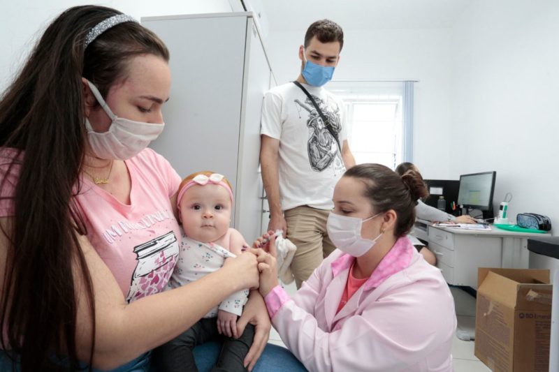 Alice foi uma das pessoas que aproveitou o Dia D da vacinação em Joinville &#8211; Foto: Prefeitura de Joinville/Divulgação