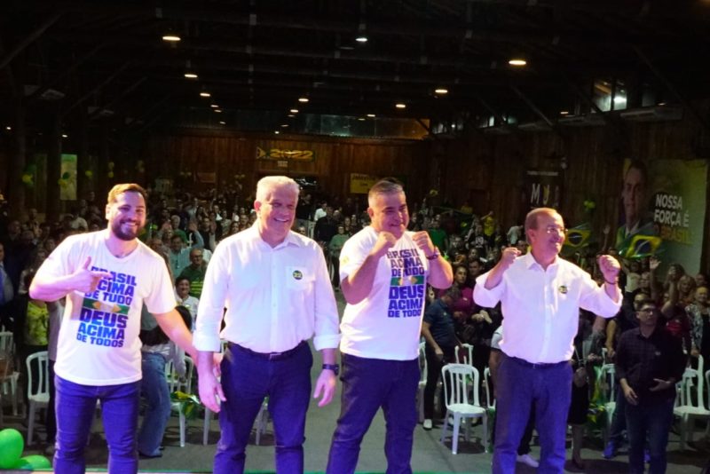 Direita conversadora se reúne em Joinville